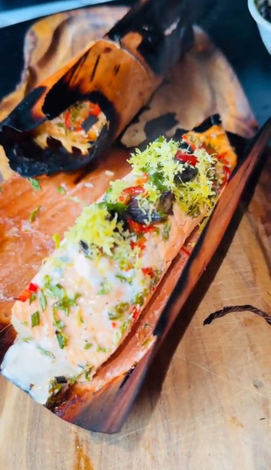 Zarter Lachs in Grillpapier